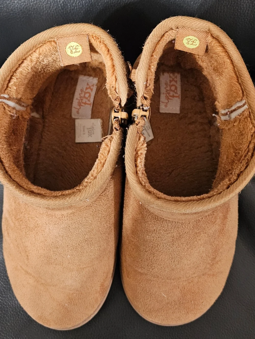 Alpine fox Kids Cozy Suede-Look Ankle Boots in Brown